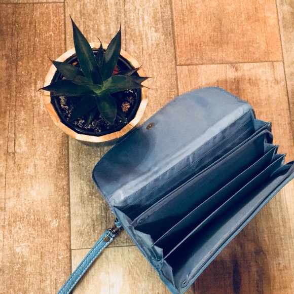 Target Xhilaration Blue Leather Wristlet - Picture 2 of 4